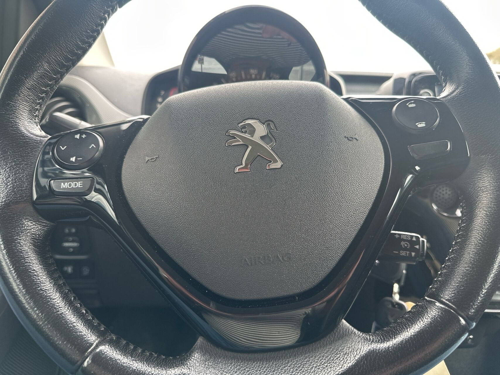 Sort Peugeot 108 fra 2020