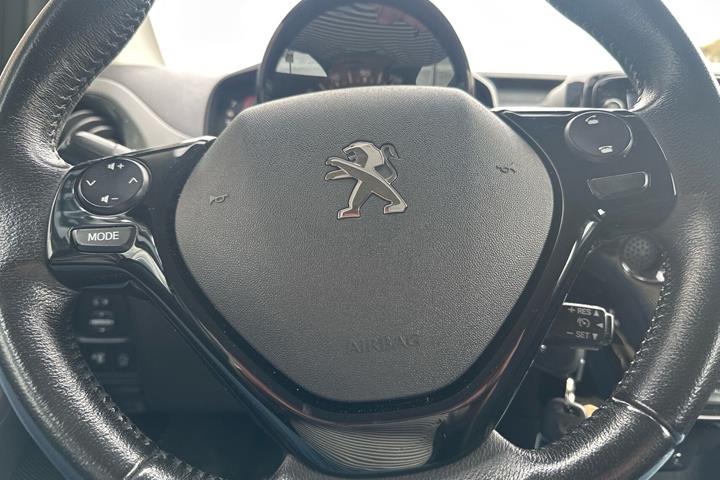 Sort Peugeot 108 fra 2020