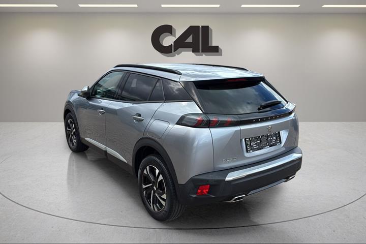 Sølv Peugeot 2008 fra 2021