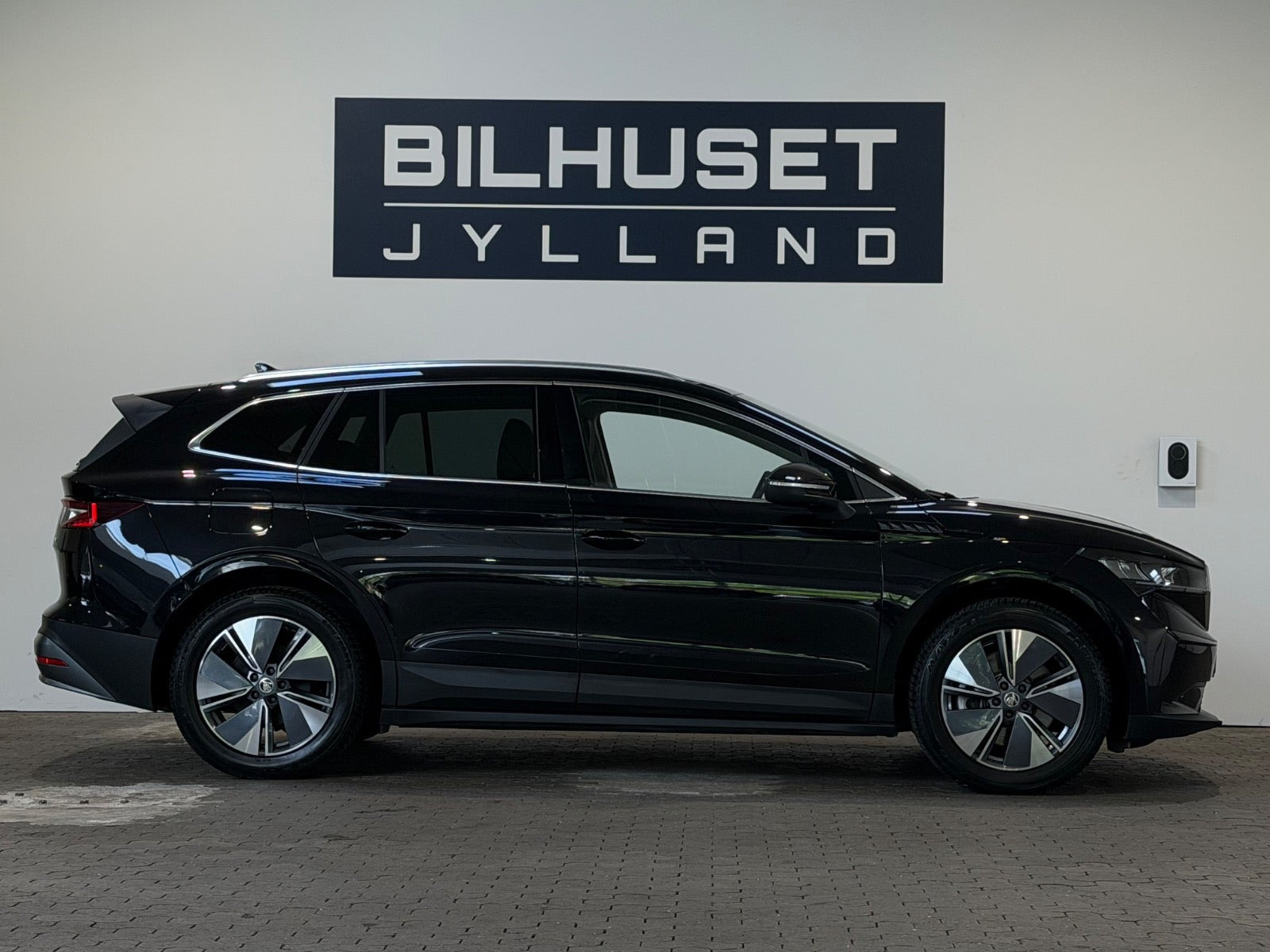 Sort Skoda Enyaq fra 2025