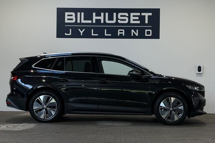 Sort Skoda Enyaq fra 2025
