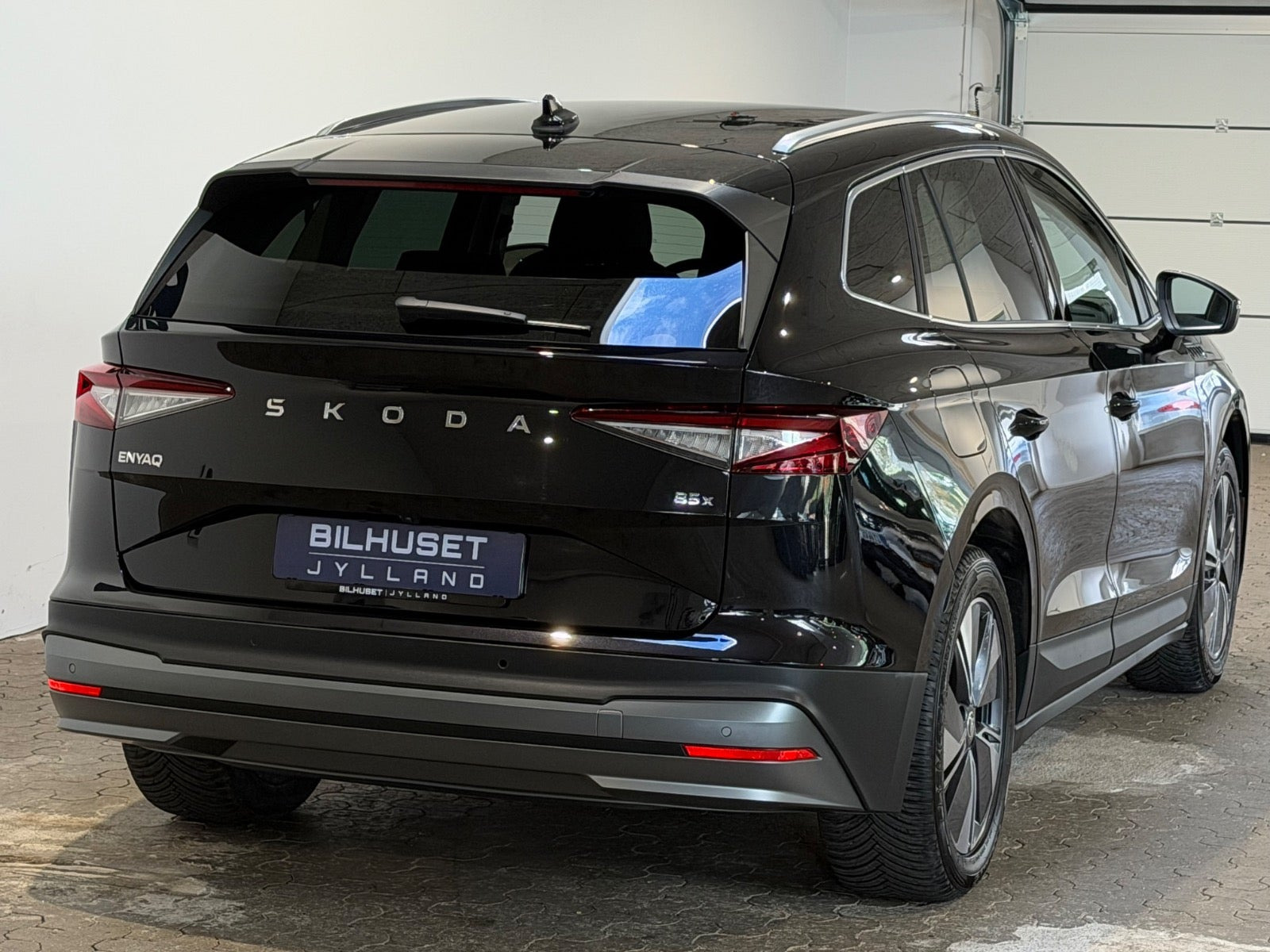 Sort Skoda Enyaq fra 2025