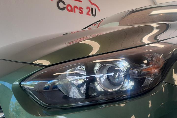 Grøn Kia Ceed fra 2023
