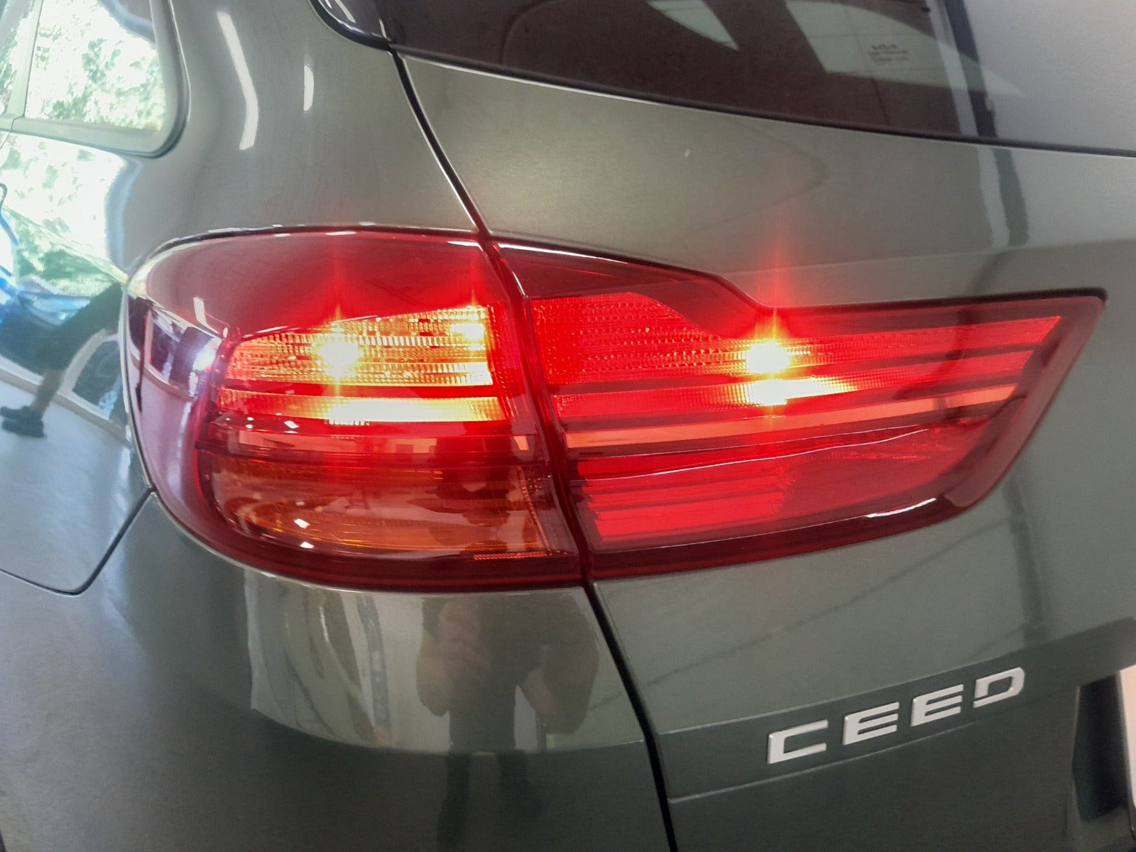 Grøn Kia Ceed fra 2023