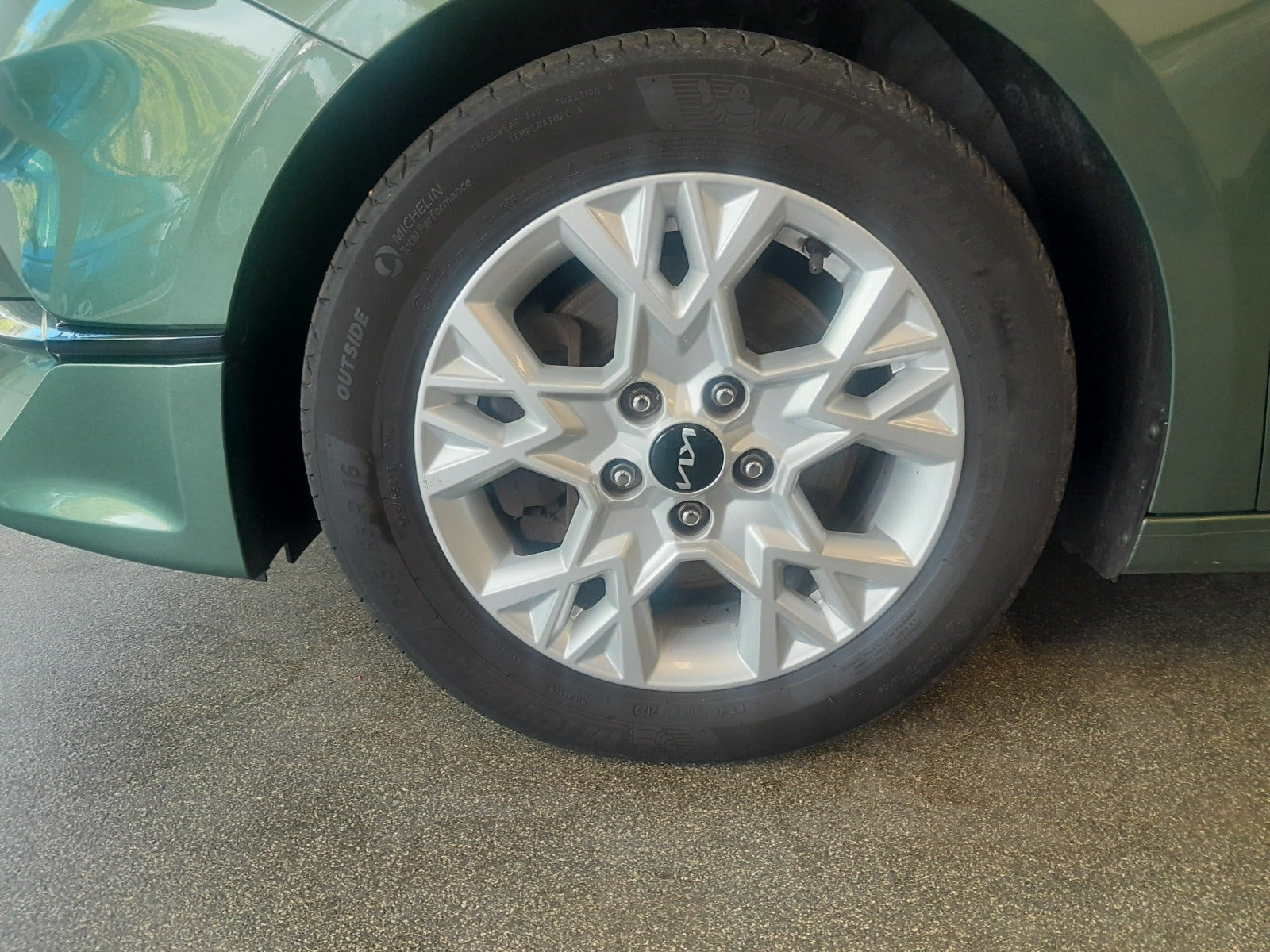 Grøn Kia Ceed fra 2023
