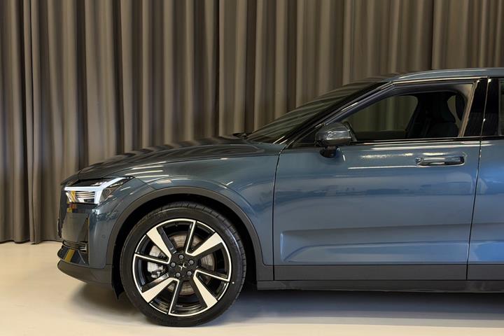 Blå Polestar 2 fra 2021