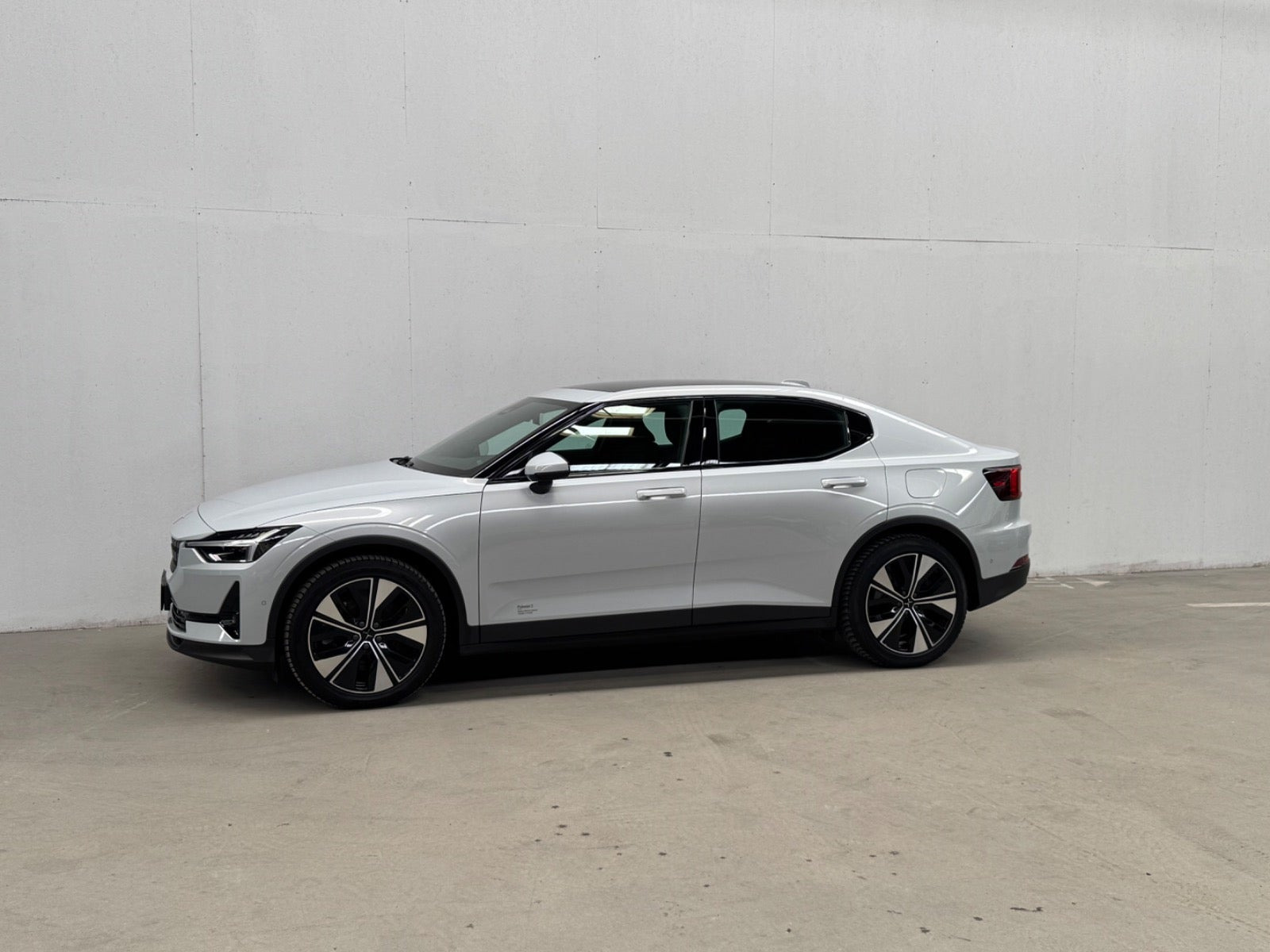 Hvid Polestar 2 fra 2023