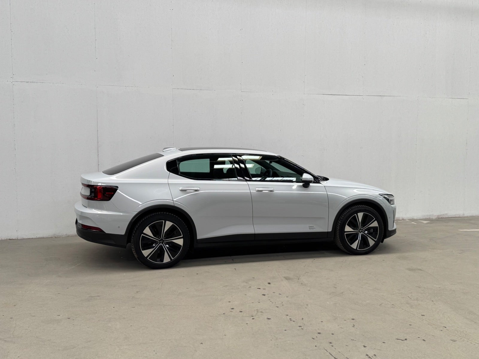 Hvid Polestar 2 fra 2023