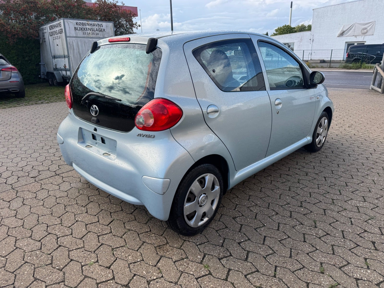Rød Toyota Aygo fra 2007