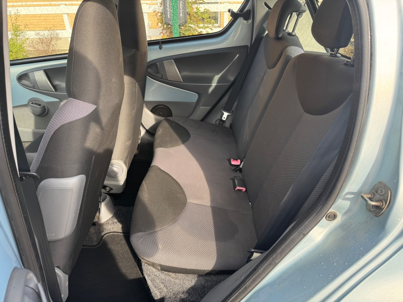 Rød Toyota Aygo fra 2007
