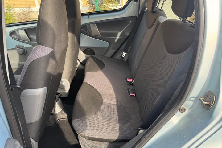 Rød Toyota Aygo fra 2007