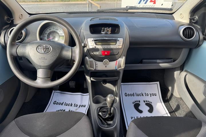 Rød Toyota Aygo fra 2007