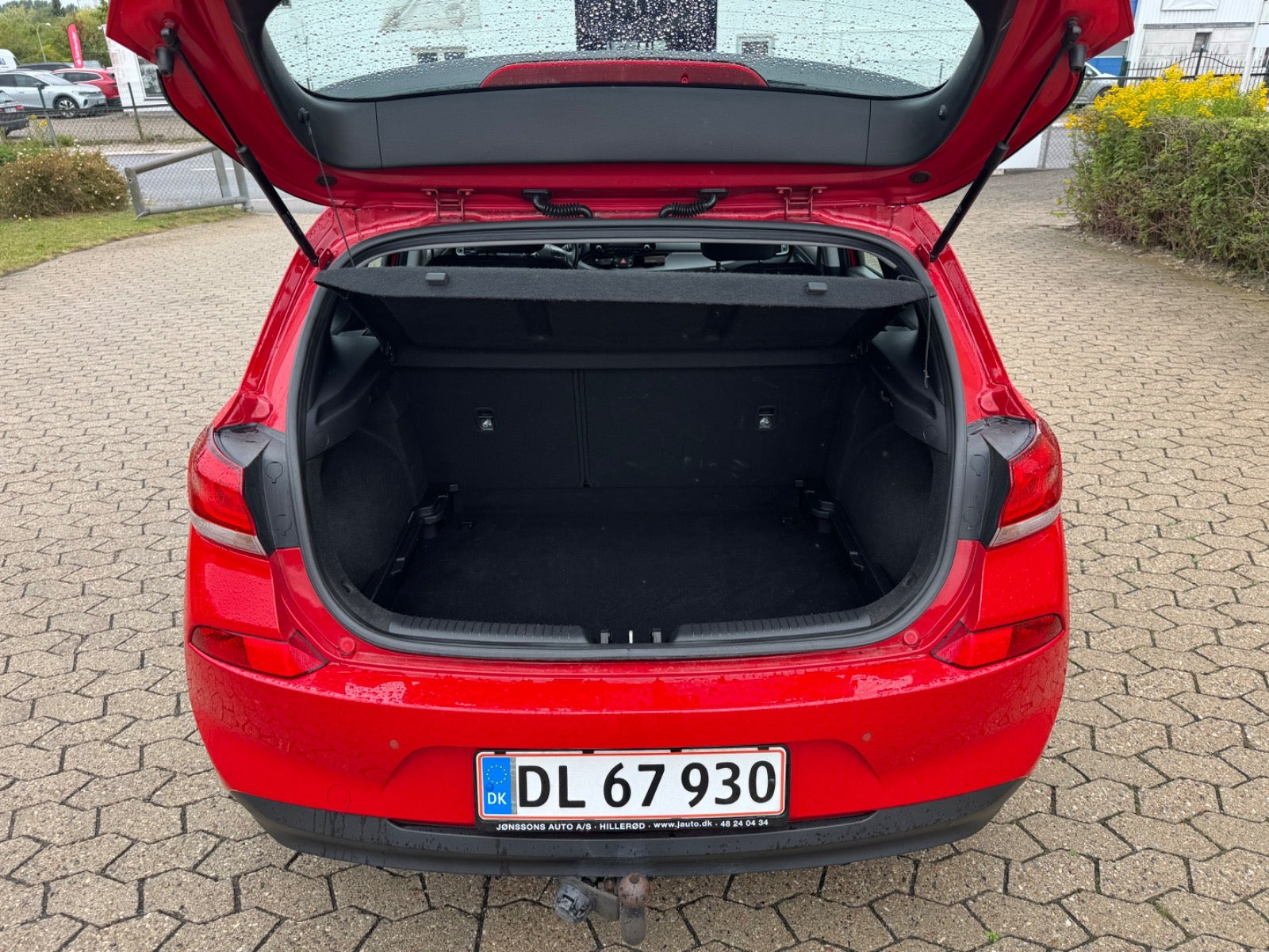 Rød Hyundai i30 fra 2017