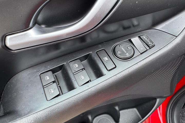 Rød Hyundai i30 fra 2017