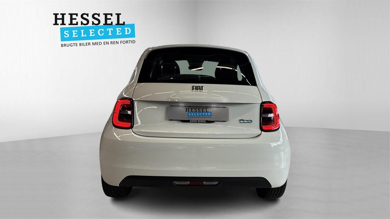 Hvid Fiat 500e fra 2023