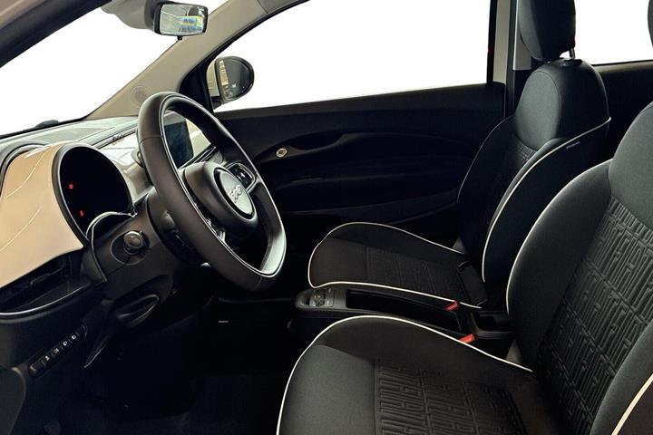 Hvid Fiat 500e fra 2023