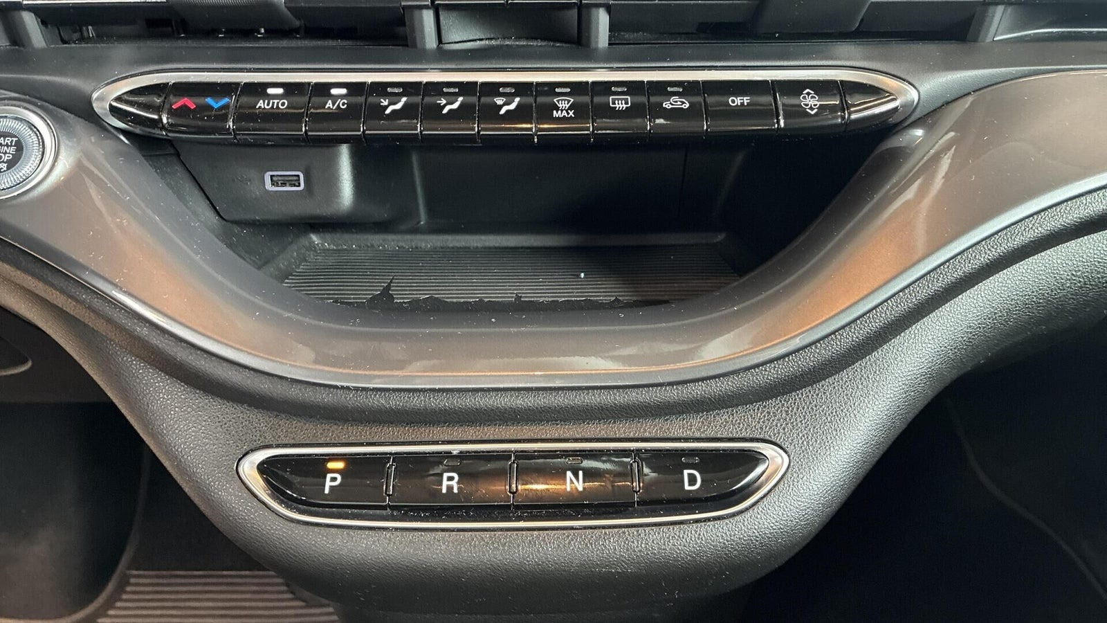 Hvid Fiat 500e fra 2023