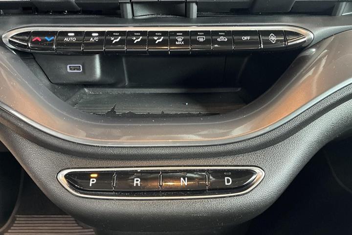 Hvid Fiat 500e fra 2023