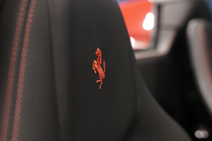 Rød Ferrari 488 Spider fra 2016