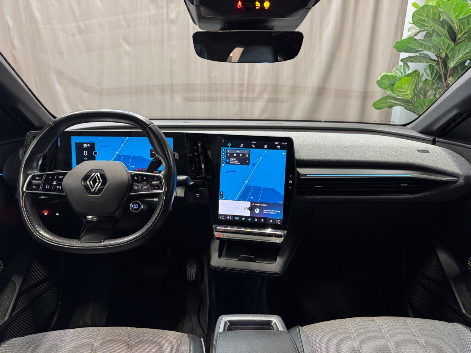 Grå Renault Megane E-Tech fra 2022