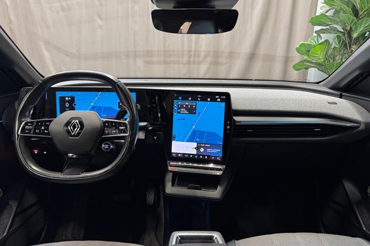 Grå Renault Megane E-Tech fra 2022