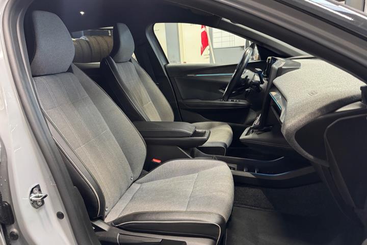 Grå Renault Megane E-Tech fra 2022