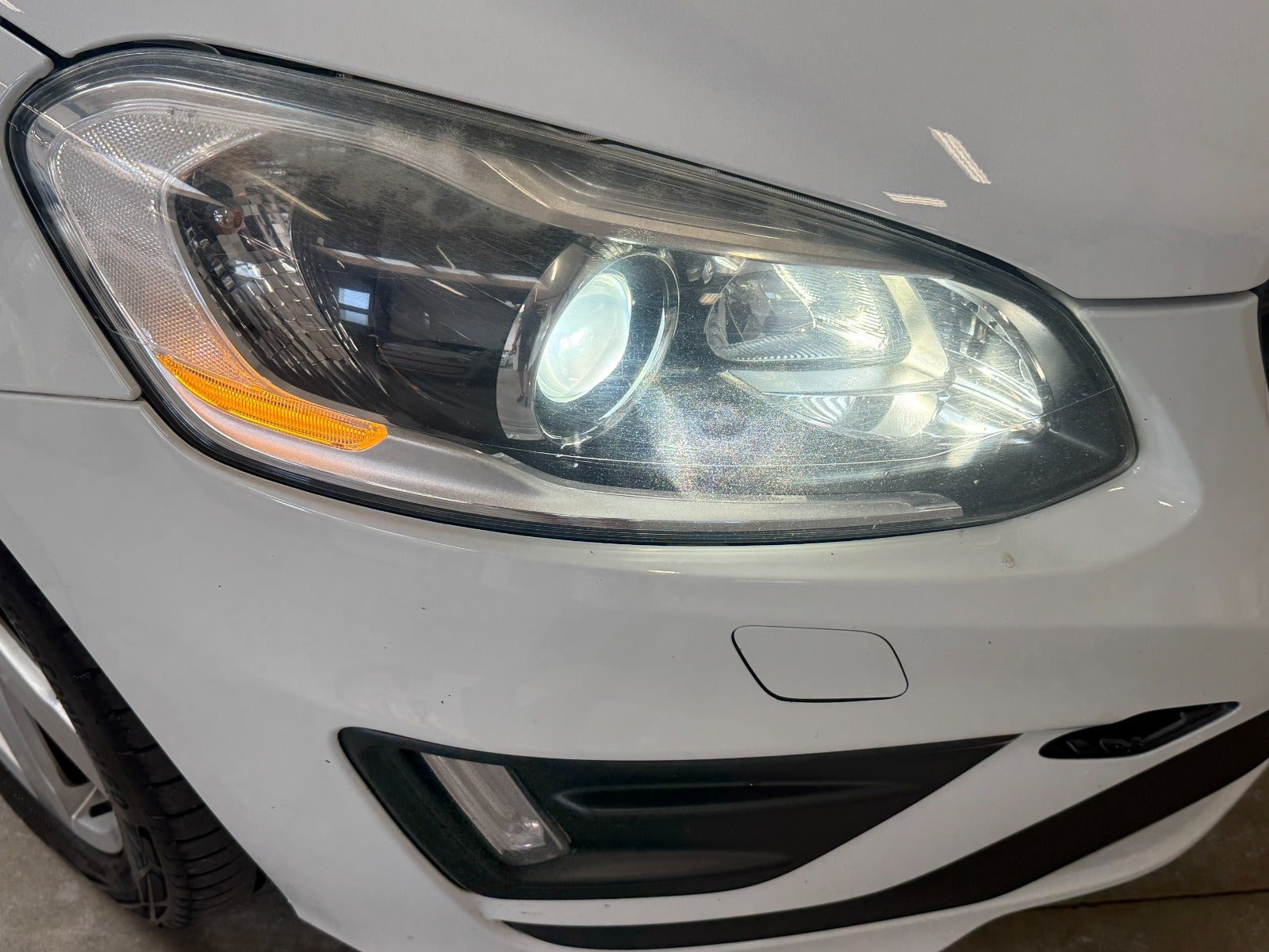 Hvid Volvo XC60 fra 2014
