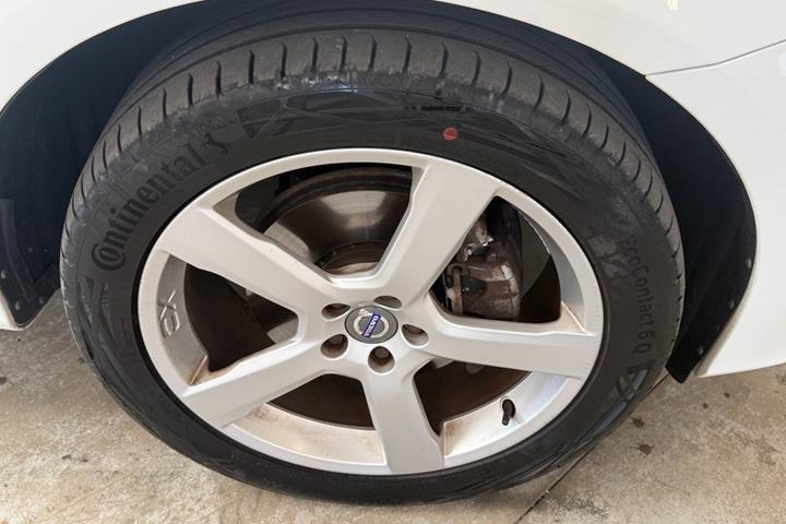 Hvid Volvo XC60 fra 2014