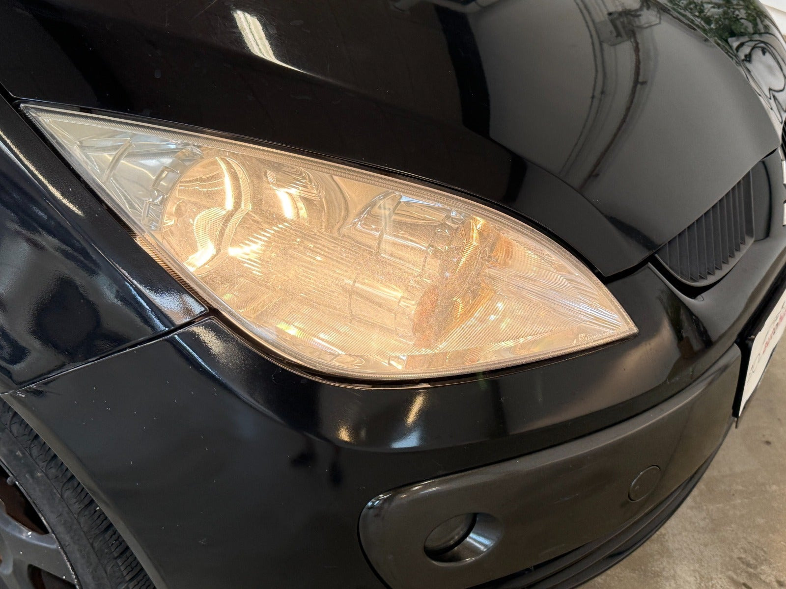 Sort Mitsubishi Colt fra 2008