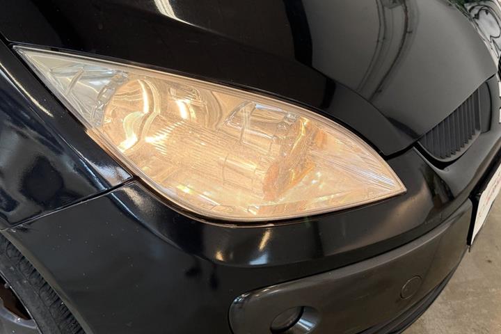 Sort Mitsubishi Colt fra 2008