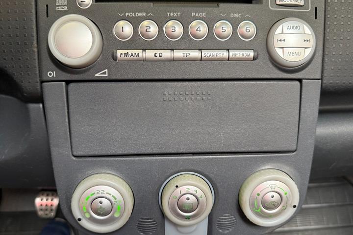Sort Mitsubishi Colt fra 2008
