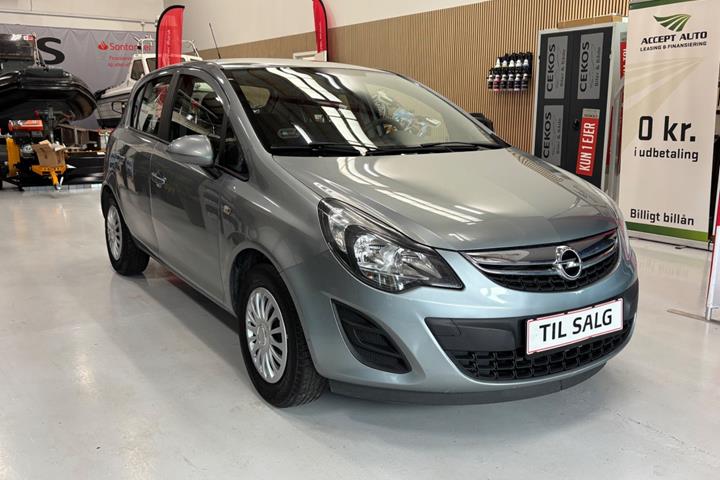 Blå Opel Corsa fra 2014