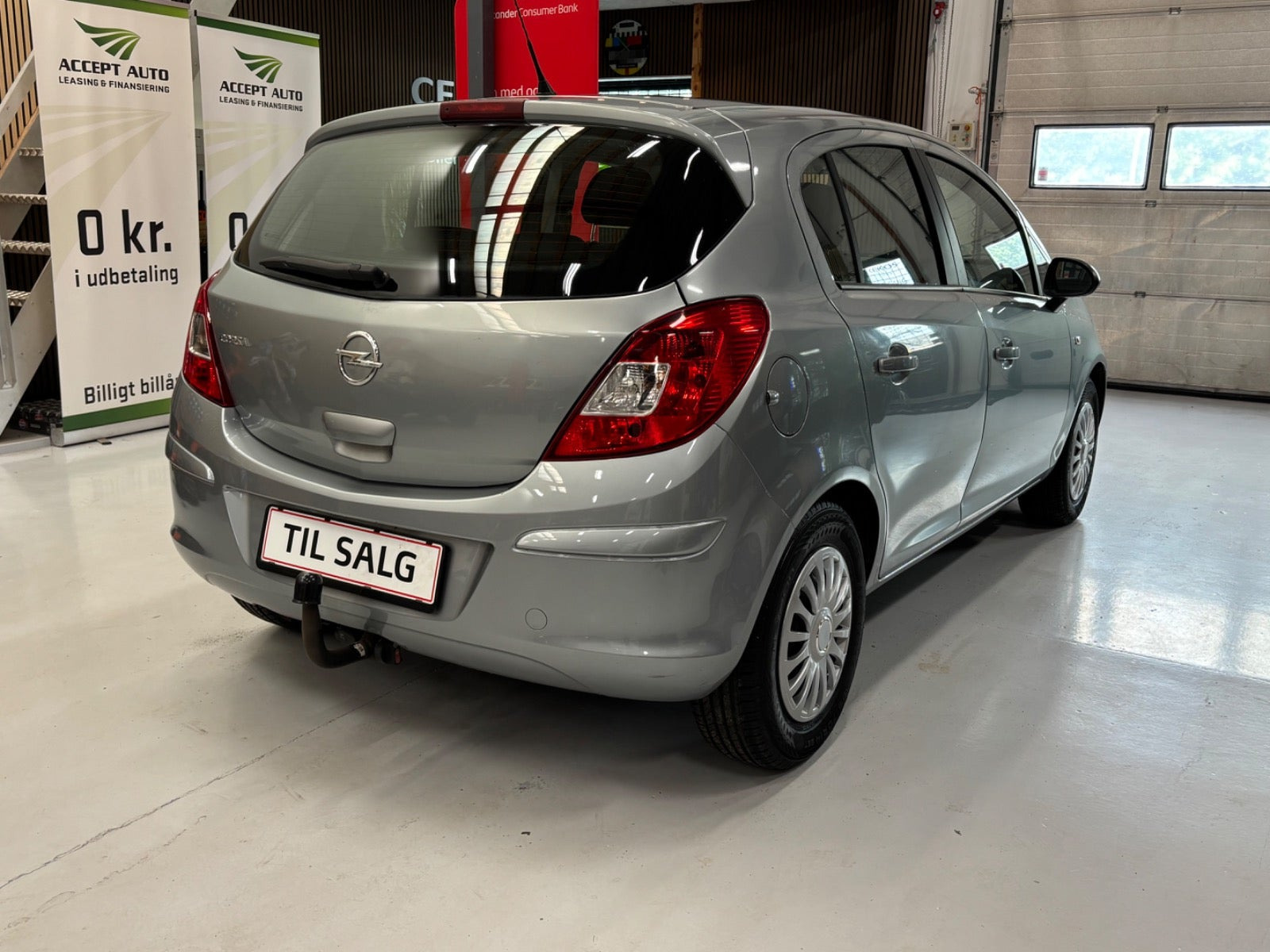 Blå Opel Corsa fra 2014