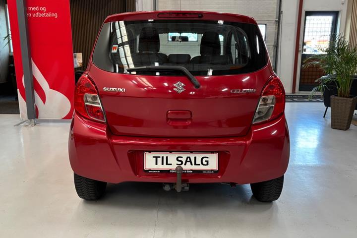 Rød Suzuki Celerio fra 2019