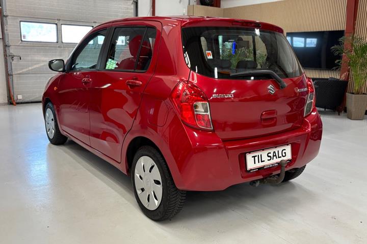 Rød Suzuki Celerio fra 2019