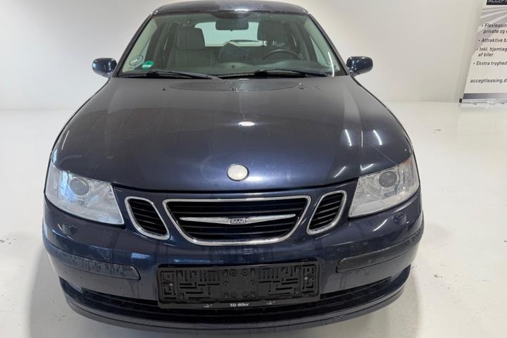Blå Saab 9-3 fra 2006