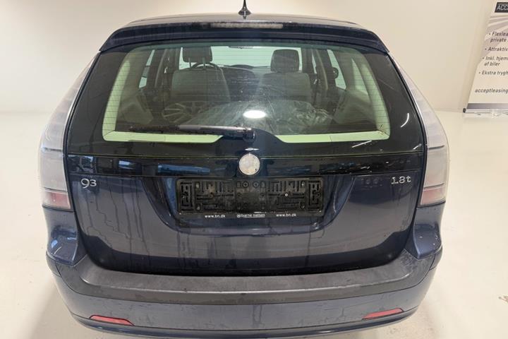 Blå Saab 9-3 fra 2006