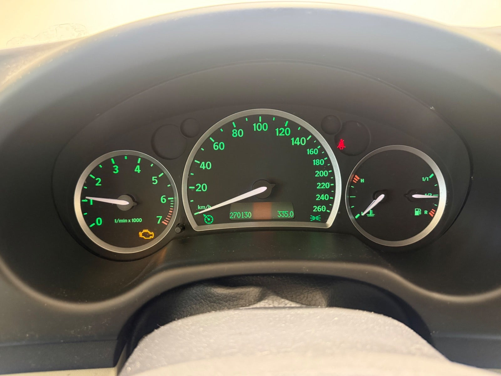 Blå Saab 9-3 fra 2006
