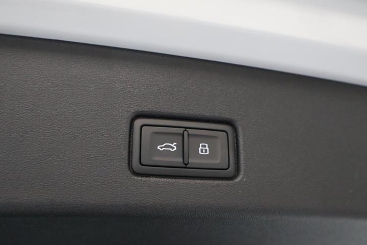 Hvid Audi Q4 e-tron fra 2026