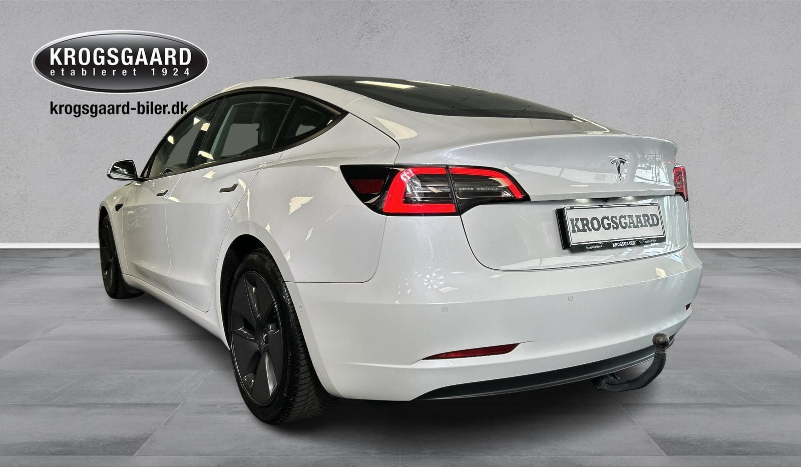 Hvid Tesla Model 3 fra 2021
