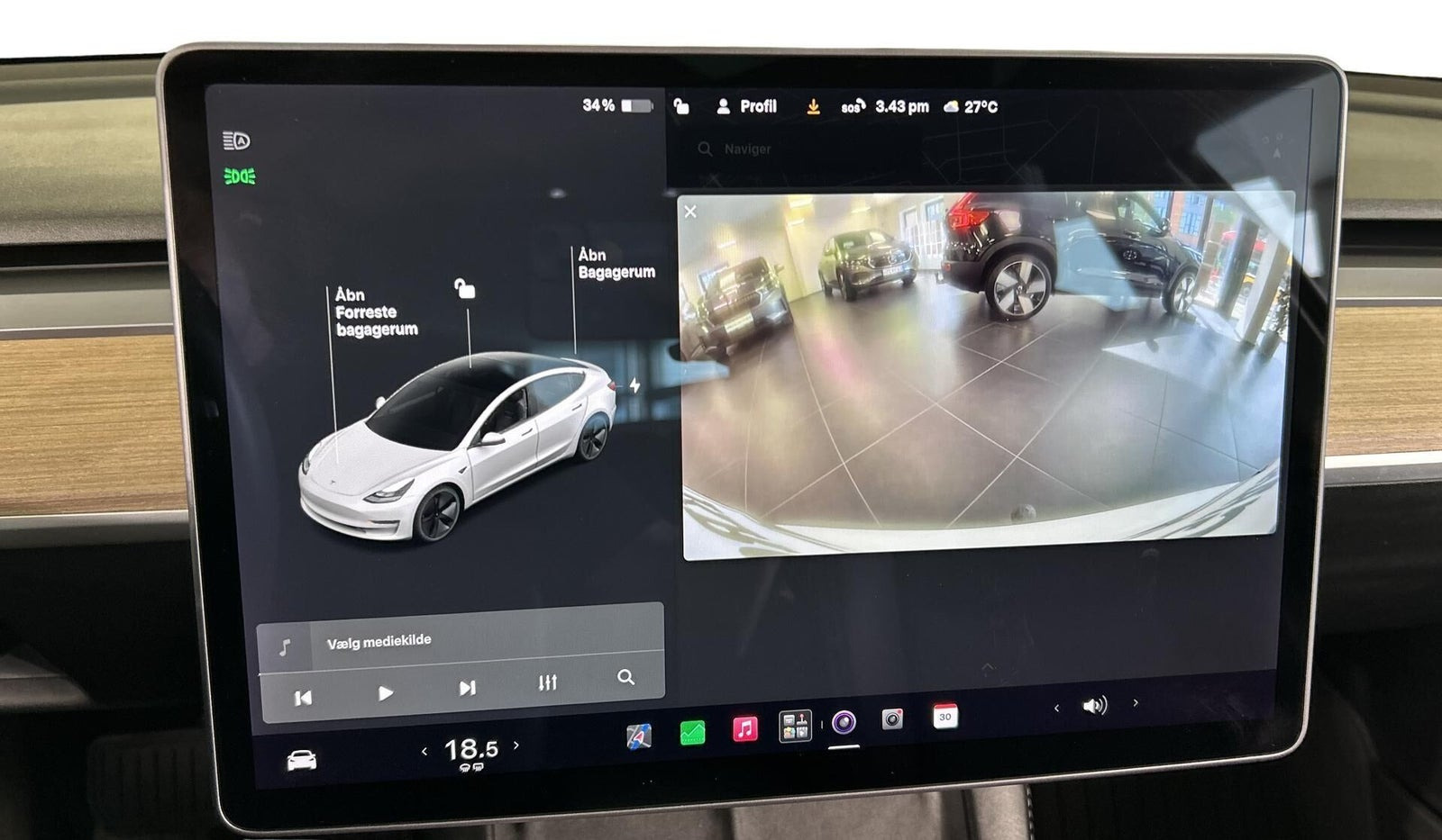 Hvid Tesla Model 3 fra 2021