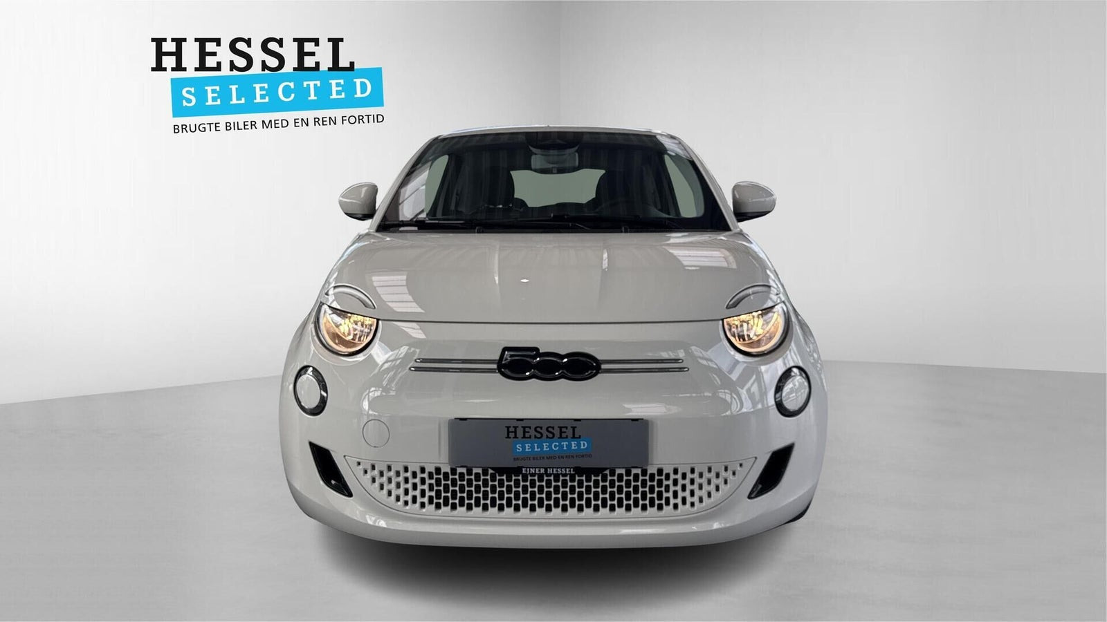 Hvid Fiat 500e fra 2023