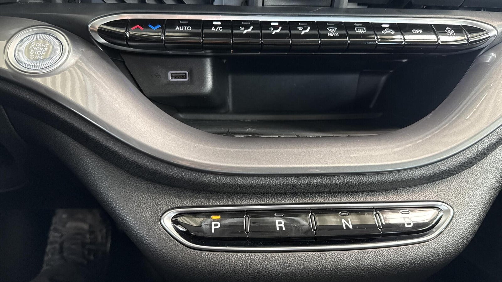 Hvid Fiat 500e fra 2023