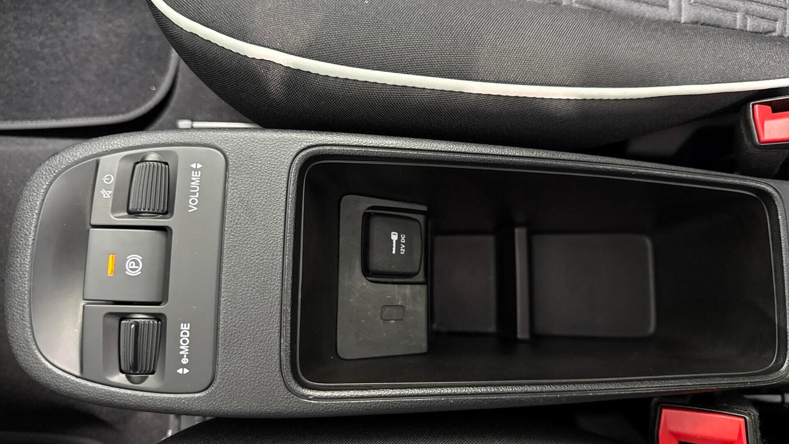 Hvid Fiat 500e fra 2023