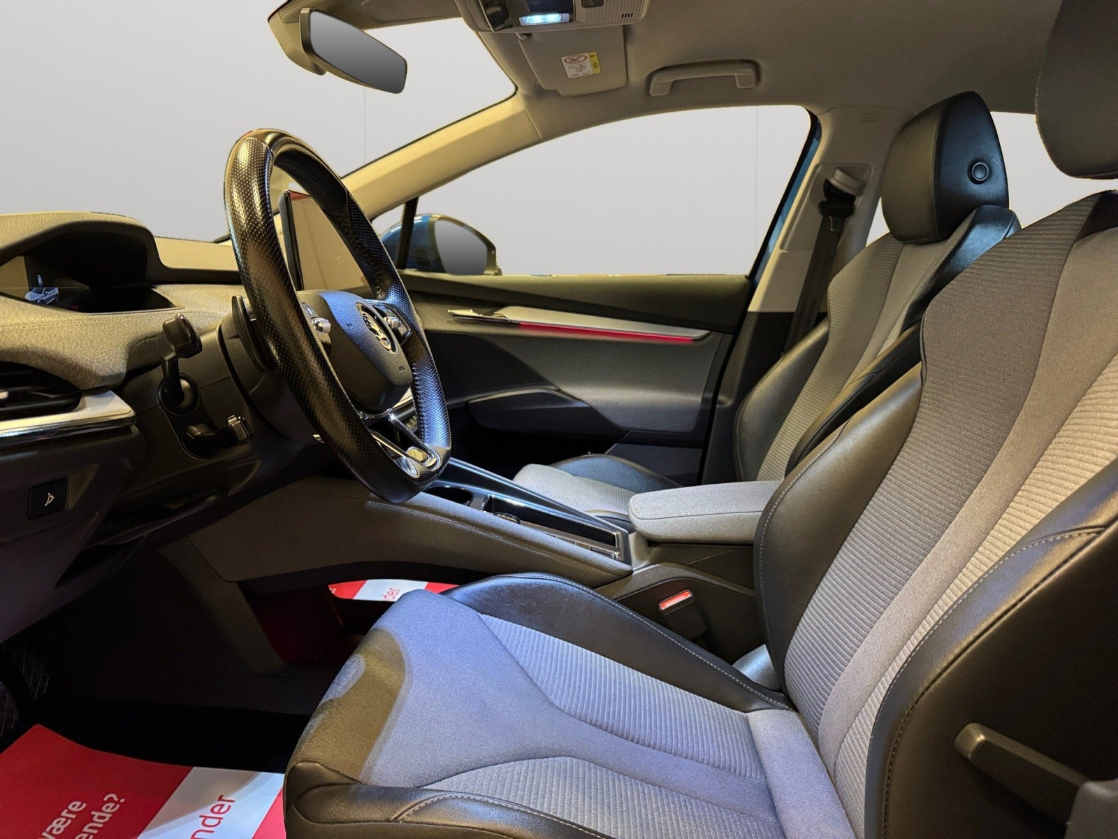 Blå Skoda Enyaq fra 2022