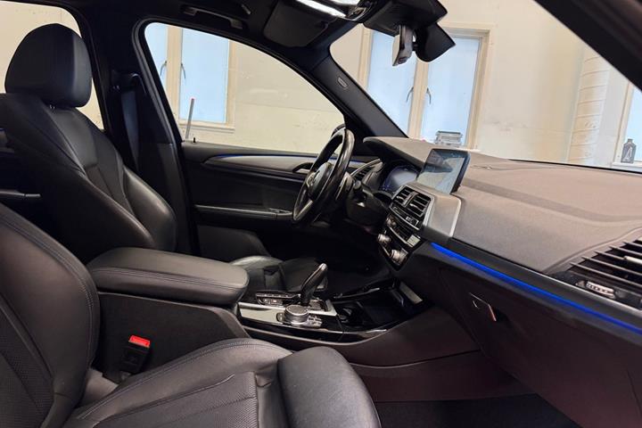 Sort BMW X3 fra 2021