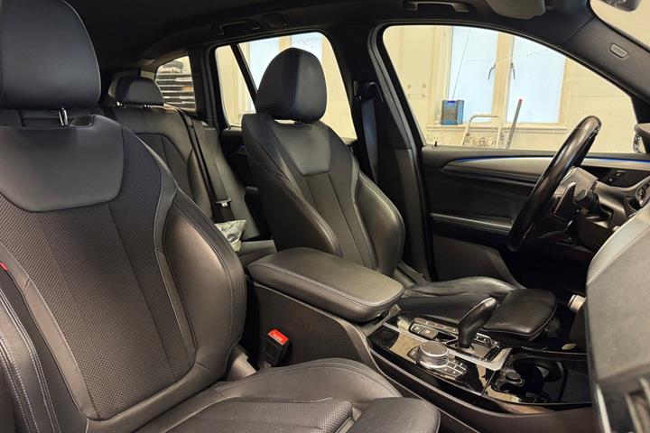 Sort BMW X3 fra 2021