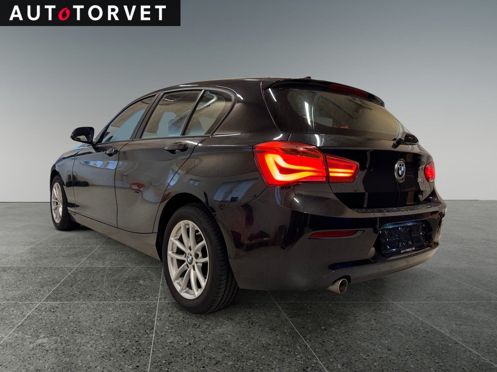 Sort BMW 118d fra 2018