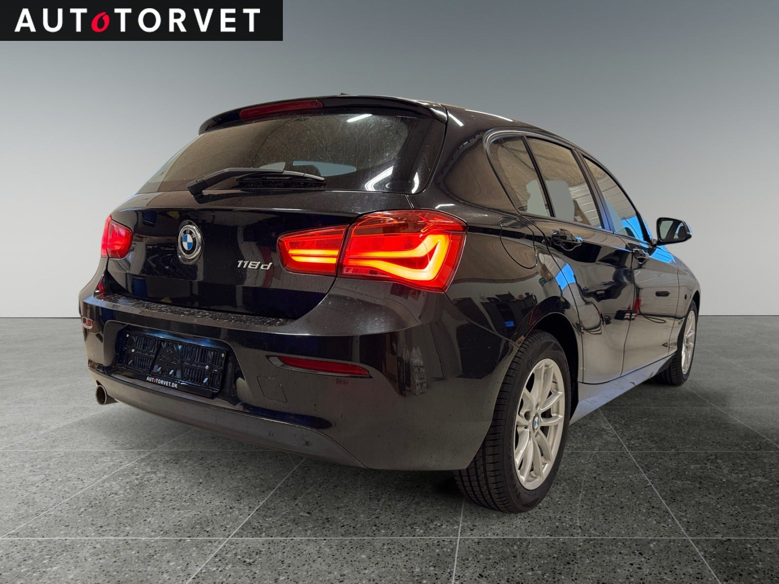 Sort BMW 118d fra 2018