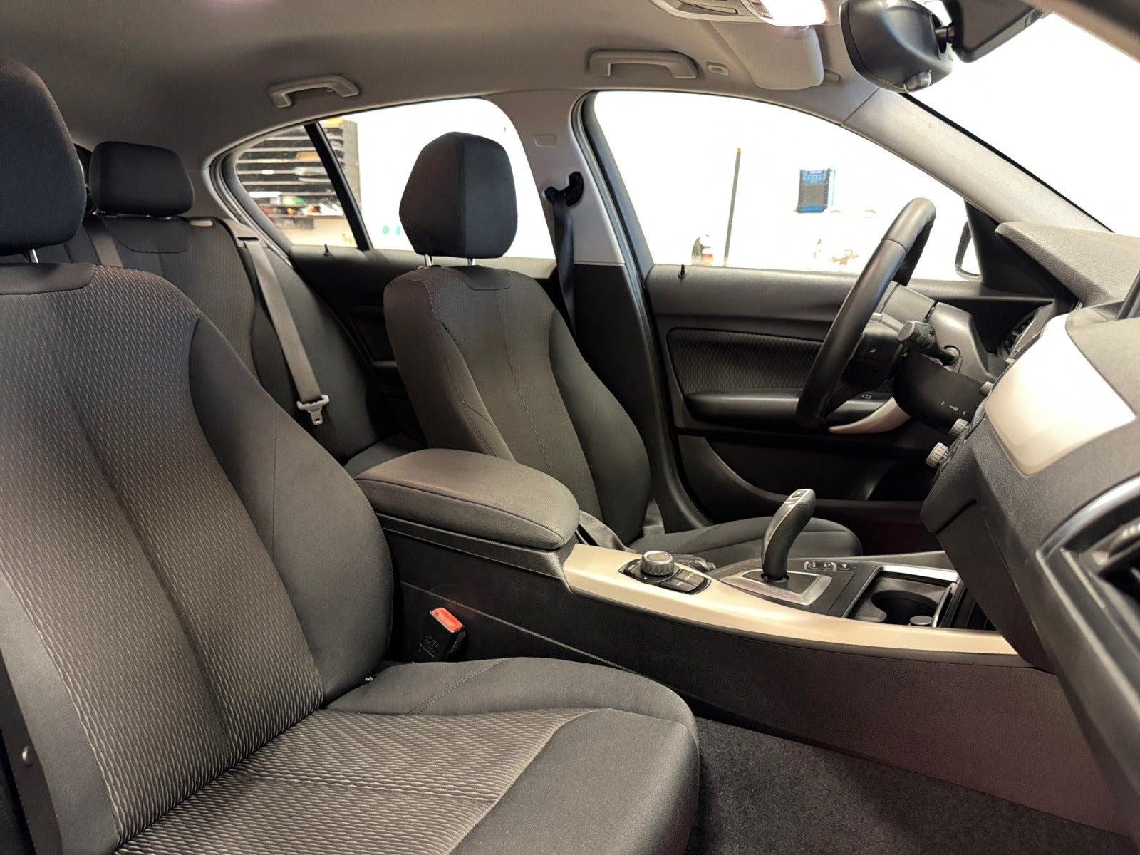 Sort BMW 118d fra 2018